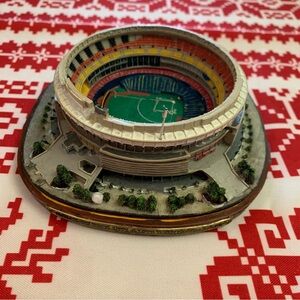 Pittsburgh Pirates Commemorative Miniature Three Rivers Stadium Model 1970-2000